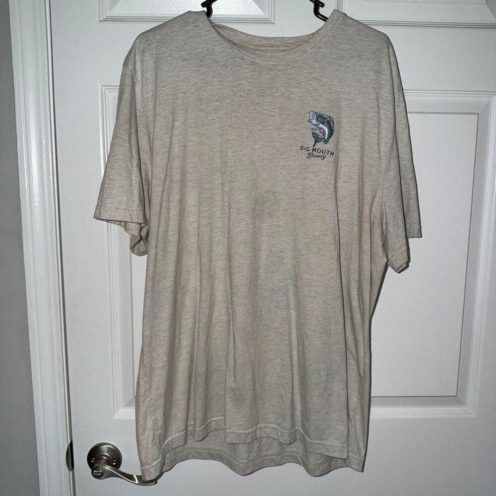 Izod Men's Cream and Grey T-shirt